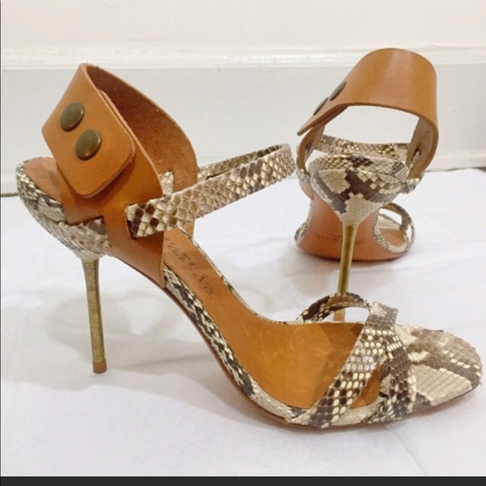 Python shoes